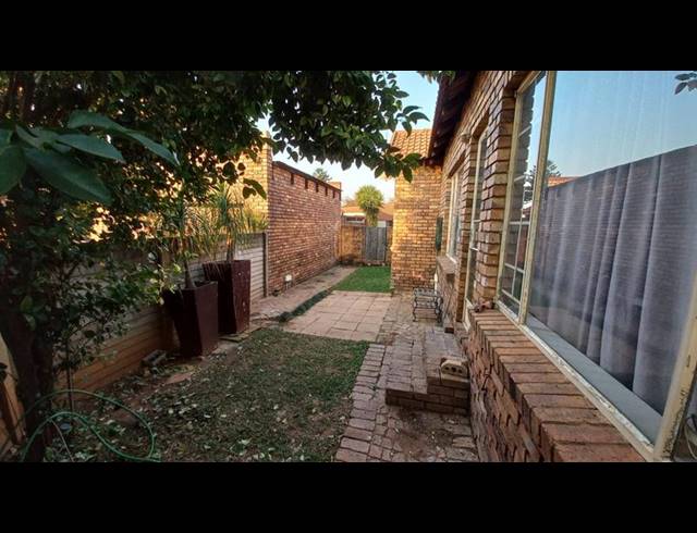 2 BEDROOM PROPERTY TO RENT IN CLAREMONT
